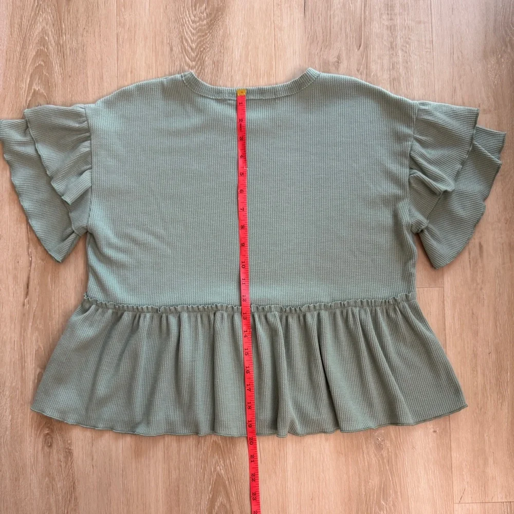Altar’d State Green Ruffle Sleeve Peplum Top size small - Picture 7 of 7